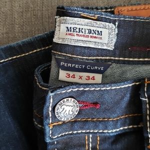 Great condition bootcut dark jeans.